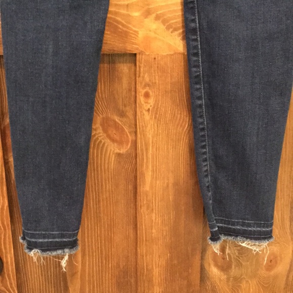 Distressed Jeans - Picture 7 of 8